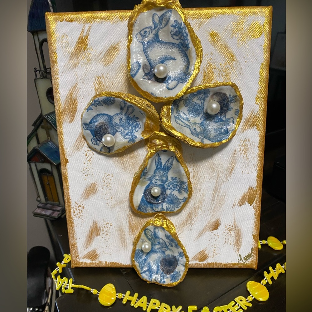 HANDMADE EASTER DECOUPAGE OYSTER SHELL CROSS. - Picture 12 of 13